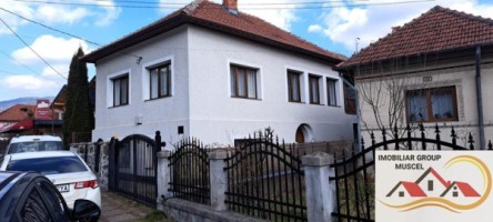 vila-de-vanzare-6-camere-leresti