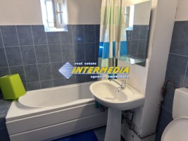de-inchiriat-apartament-3-camere-decomandat-mobilat-si-utilat-in-alba-iulia-14