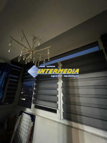 apartament-2-camere-decomandat-52-mp-de-vanzare-alba-iulia-zona-sub-stadion-1