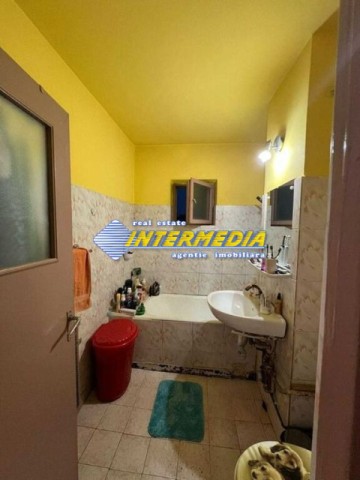 apartament-2-camere-decomandat-52-mp-de-vanzare-alba-iulia-zona-sub-stadion-3
