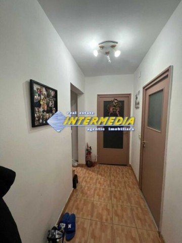 apartament-2-camere-decomandat-52-mp-de-vanzare-alba-iulia-zona-sub-stadion-4