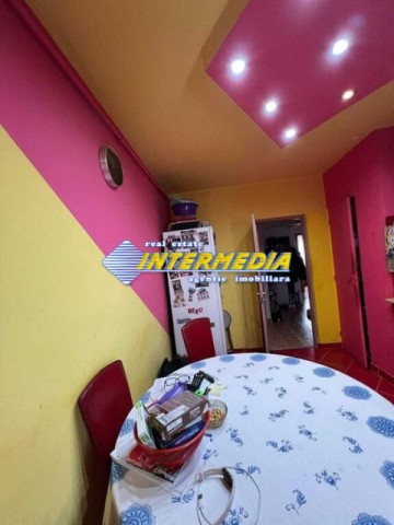 apartament-2-camere-decomandat-52-mp-de-vanzare-alba-iulia-zona-sub-stadion-7