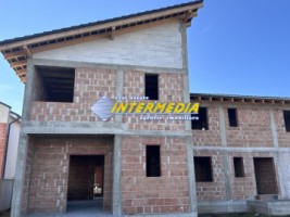 vanzare-casa-noua-p1-cu-130-mp-utili-la-rosu-la-asfalt-si-320-mp-teren-alba-micesti