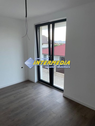 vanzare-duplex-pe-cu-326-mp-teren-finisat-la-cheie-alba-iulia-zona-cetate-dealul-furcilor-2