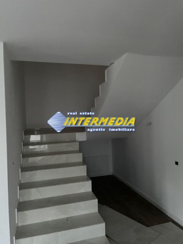vanzare-duplex-pe-cu-326-mp-teren-finisat-la-cheie-alba-iulia-zona-cetate-dealul-furcilor-5