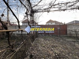1242-mp-teren-intravilan-imprejmuit-la-asfalt-cu-toate-utilitatile-si-bransamente-si-constructie-cu-anexa-veche-4