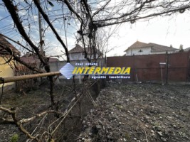 1242-mp-teren-intravilan-imprejmuit-la-asfalt-cu-toate-utilitatile-si-bransamente-si-constructie-cu-anexa-veche-13