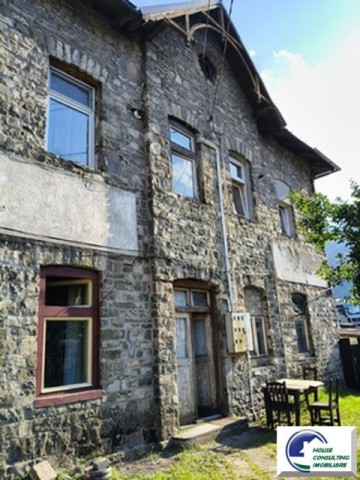 azuga-apartament-cu-trei-camere-parter-1