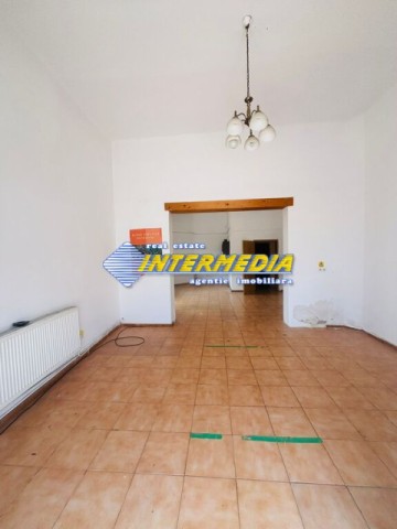 spatiu-de-depozitare-133-mp-de-inchiriat-in-alba-iulia-centru-1