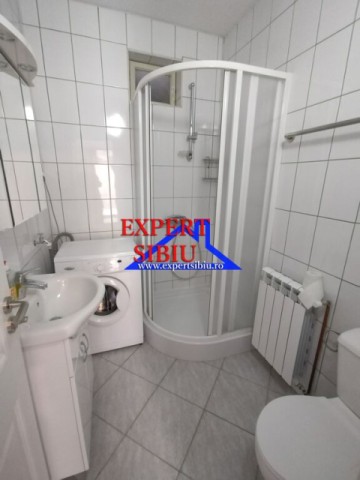 inchiriez-casa-2-camererecent-renovatacu-garajzona-lazaret-7