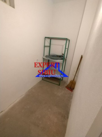 inchiriez-casa-2-camererecent-renovatacu-garajzona-lazaret-9