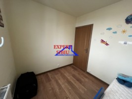 vand-apartament-4-camere-decomandat-et3renovatzona-vasile-aaron-11