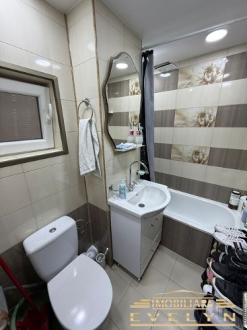de-vanzare-apartament-2-camere-zona-sucevei-carrefour-6