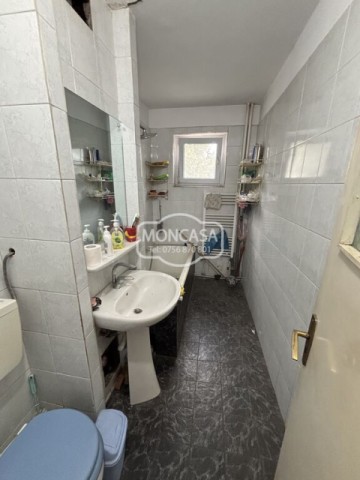 apartament-3-camere-zona-primaverii-etaj-3-din-10-5