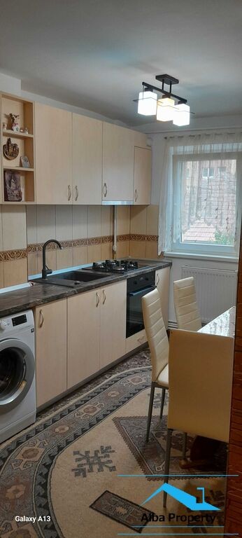 apartament-cu-3-camere-etaj-1-zona-cetate