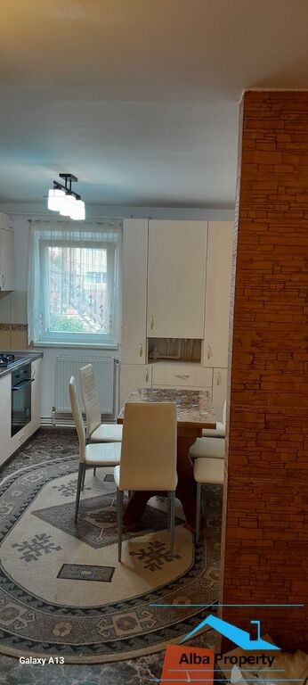 apartament-cu-3-camere-etaj-1-zona-cetate-1