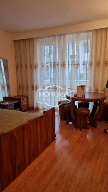apartament-4-camere-transformat-in-3-etaj-1-zona-bulevard