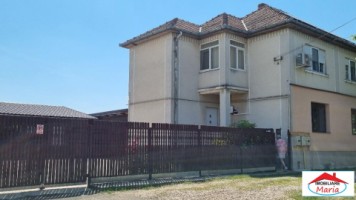 apartament-la-casa-cu-garaj-si-curte-proprie-etaj-1