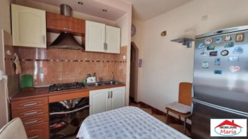 apartament-la-casa-cu-garaj-si-curte-proprie-etaj-1-5