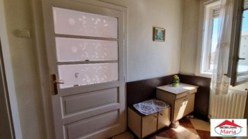 apartament-la-casa-cu-garaj-si-curte-proprie-etaj-1-10