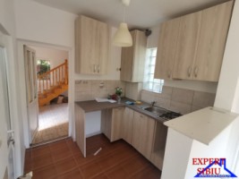 inchiriez-apartament-2-camere-la-casacu-curte-de-50-mpzona-lazaret-2