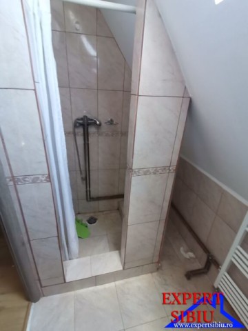 inchiriez-apartament-2-camere-la-casacu-curte-de-50-mpzona-lazaret-7