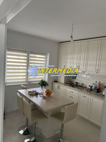 casa-noua-cu-4-camere-de-vanzare-mobilata-utilata-in-cetate-3