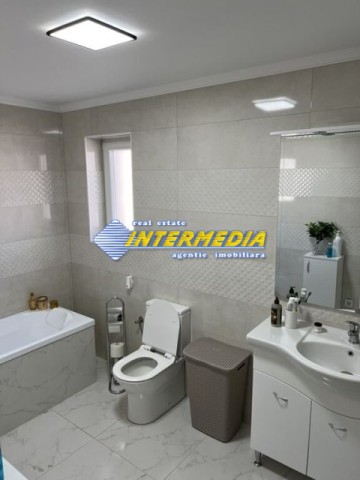 casa-noua-cu-4-camere-de-vanzare-mobilata-utilata-in-cetate-5