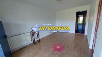apartament-cu-3-camere-de-inchiriat-la-casa-zona-cetate-3