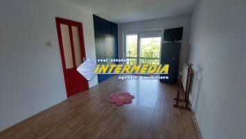apartament-cu-3-camere-de-inchiriat-la-casa-zona-cetate-9