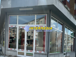 spatiu-comercial-de-inchiriat-140-mp-patrati-in-cetate-cu-vad-bun