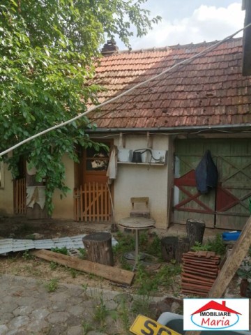casa-cu-etaj-si-teren-28-arii-in-solduba-8
