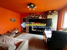 apartament-2-camere-de-vanzare-cetate-etaj-intermediar