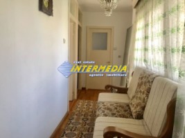 apartament-cu-4-camere-90-mp-de-inchiriat-etaj-1-in-alba-iulia-cetate-bulevard-8