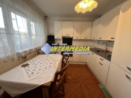 apartament-cu-4-camere-90-mp-de-inchiriat-etaj-1-in-alba-iulia-cetate-bulevard-13