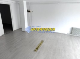 spatiu-de-inchiriat-in-cetate-50-mp-cu-vad-foarte-bun-2