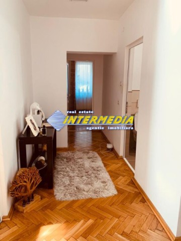 apartament-cu-4-camere-si-boxa-de-inchiriat-in-alba-caroline-4