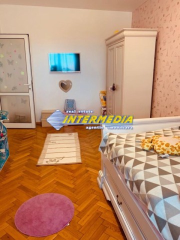 apartament-cu-4-camere-si-boxa-de-inchiriat-in-alba-caroline-11