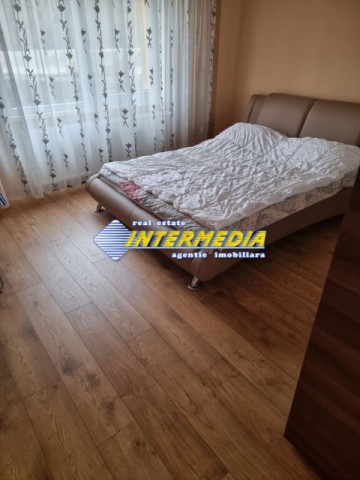 vanzare-casa-pe-de-150-mp-ampoita-cu-garaj-crama-si-finisata-1800-mp-teren-si-utilitatii-4
