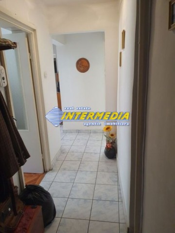 apartament-3-camere-decomandat-de-vanzare-etaj-1-centru-alba-iulia-3
