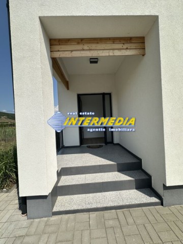okazie-casa-noua-moderna-si-exclusivista-p1-cu-363-mp-teren-imprejmuit-finisata-la-cheie-toate-utilitatiile-bransate-3
