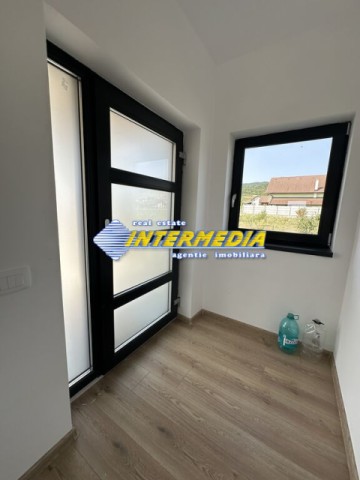 okazie-casa-noua-moderna-si-exclusivista-p1-cu-363-mp-teren-imprejmuit-finisata-la-cheie-toate-utilitatiile-bransate-4