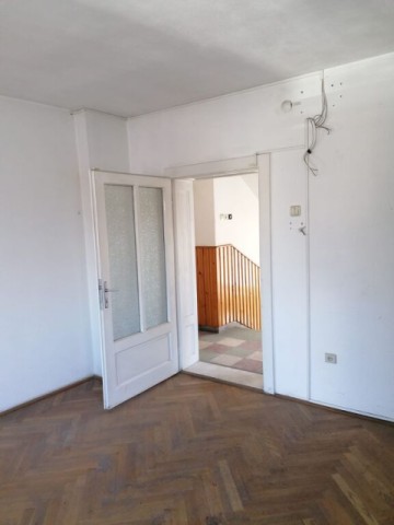 casa-in-zona-grivitei-cu-teren-de-1000-mp-1