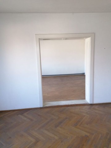 casa-in-zona-grivitei-cu-teren-de-1000-mp-2