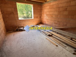 casa-noua-la-rosu-cu-4-camere-teren-aferent-386-mp-cu-toate-utilitatile-8