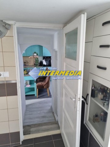 casa-pe-de-vanzare-recent-renovata-in-centru-cu-680-mp-teren-14