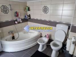 casa-pe-de-vanzare-recent-renovata-in-centru-cu-680-mp-teren-11