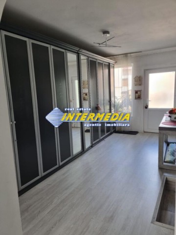 casa-pe-de-vanzare-recent-renovata-in-centru-cu-680-mp-teren-25