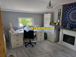 casa-pe-de-vanzare-recent-renovata-in-centru-cu-680-mp-teren-28