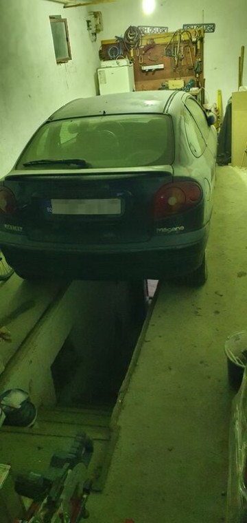 republicii-c-tin-brezeanu-teren-114-mp-cu-2-garaje-55000-euro-3